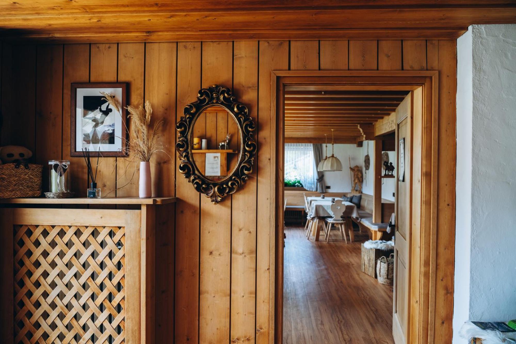Garni Cir Hotell Santa Cristina Val Gardena Exteriör bild
