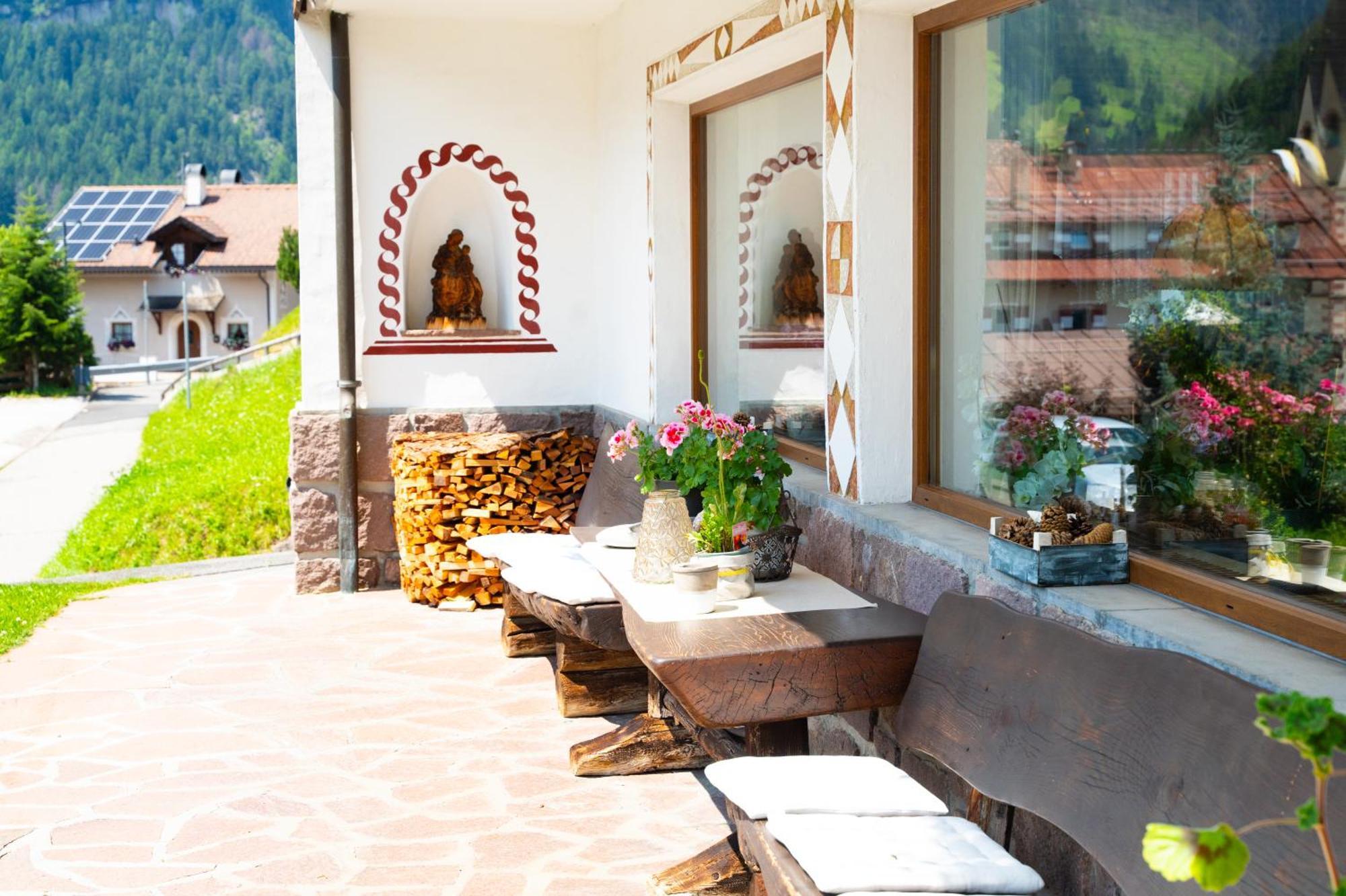 Garni Cir Hotell Santa Cristina Val Gardena Exteriör bild
