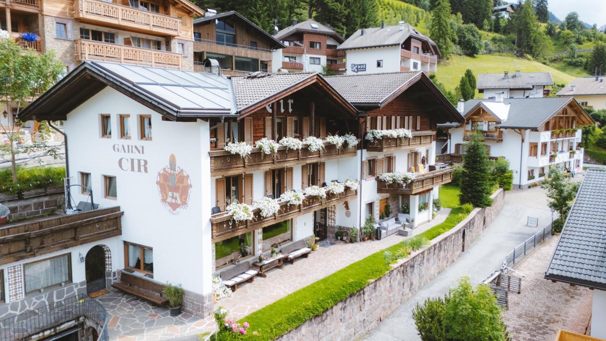 Garni Cir Hotell Santa Cristina Val Gardena Exteriör bild